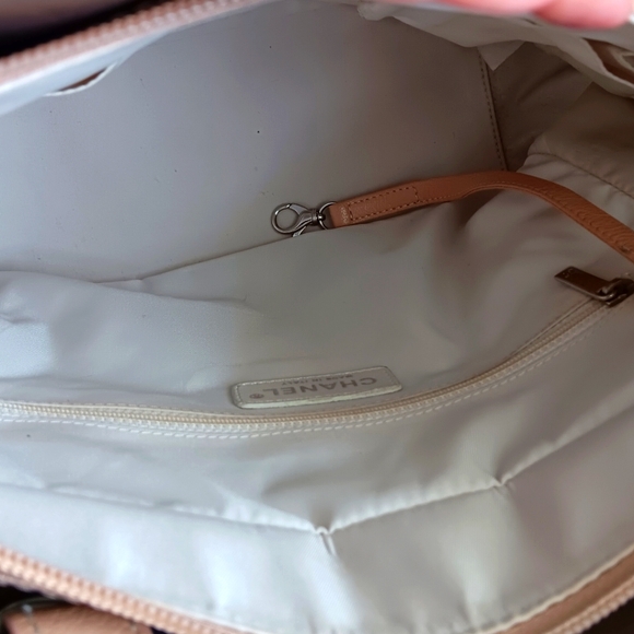 Authentic ✨️ CHANEL Leather Biarritz Paris Tote Bag Gold/ Cream - Picture 14 of 16